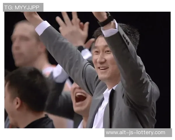 12人轮换刮年轻风暴！小将惊艳令杜锋露出慈父微笑